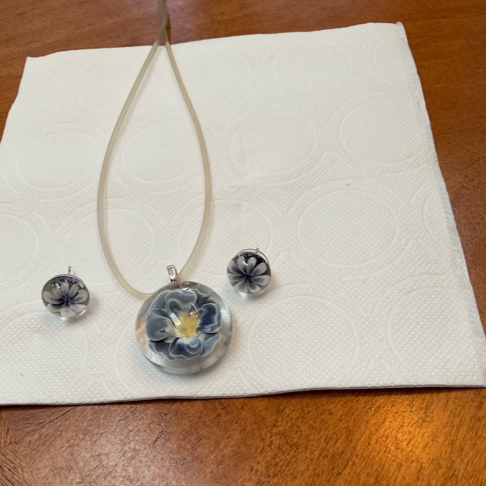 PENDANT AND MATCHING EARRING NEW - Picture 8 of 8